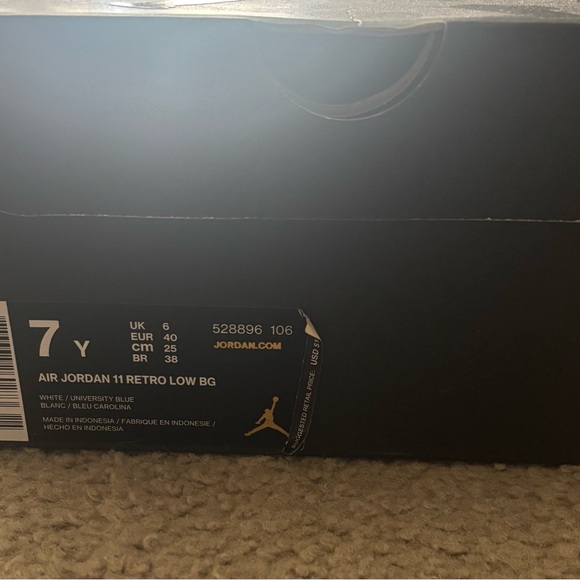 Jordan Kids Sneakers in Blue and White - Picture 4 of 4